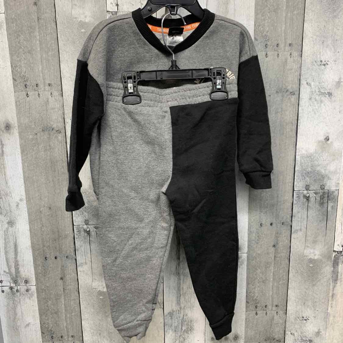 Size 3T Gray/Black Disney Shirt/Pants