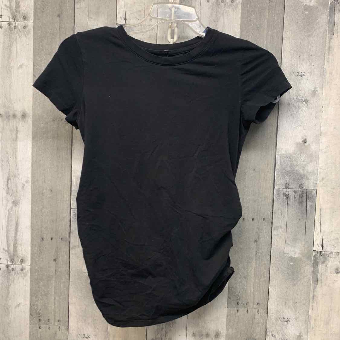 Size M Black Old Navy T Shirt