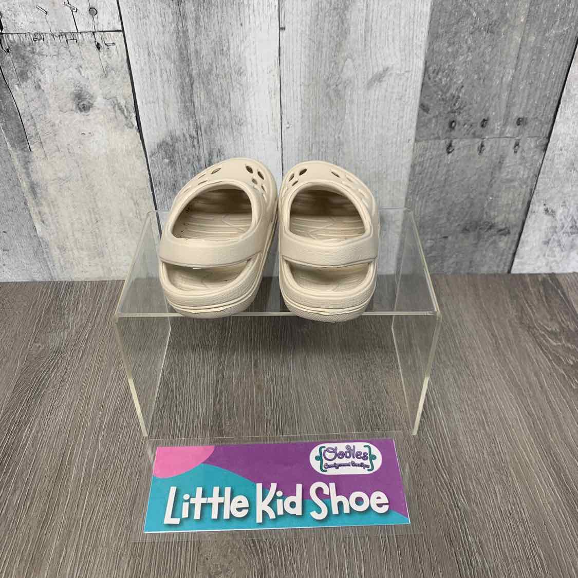 Size 4 Tan Mid Brand Water Shoes
