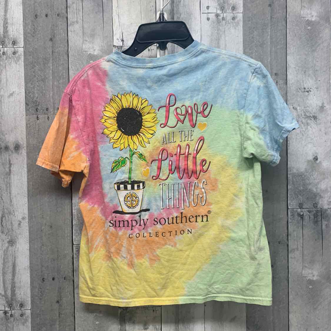 Size Medium Rainbow Simply Southern T Shirt