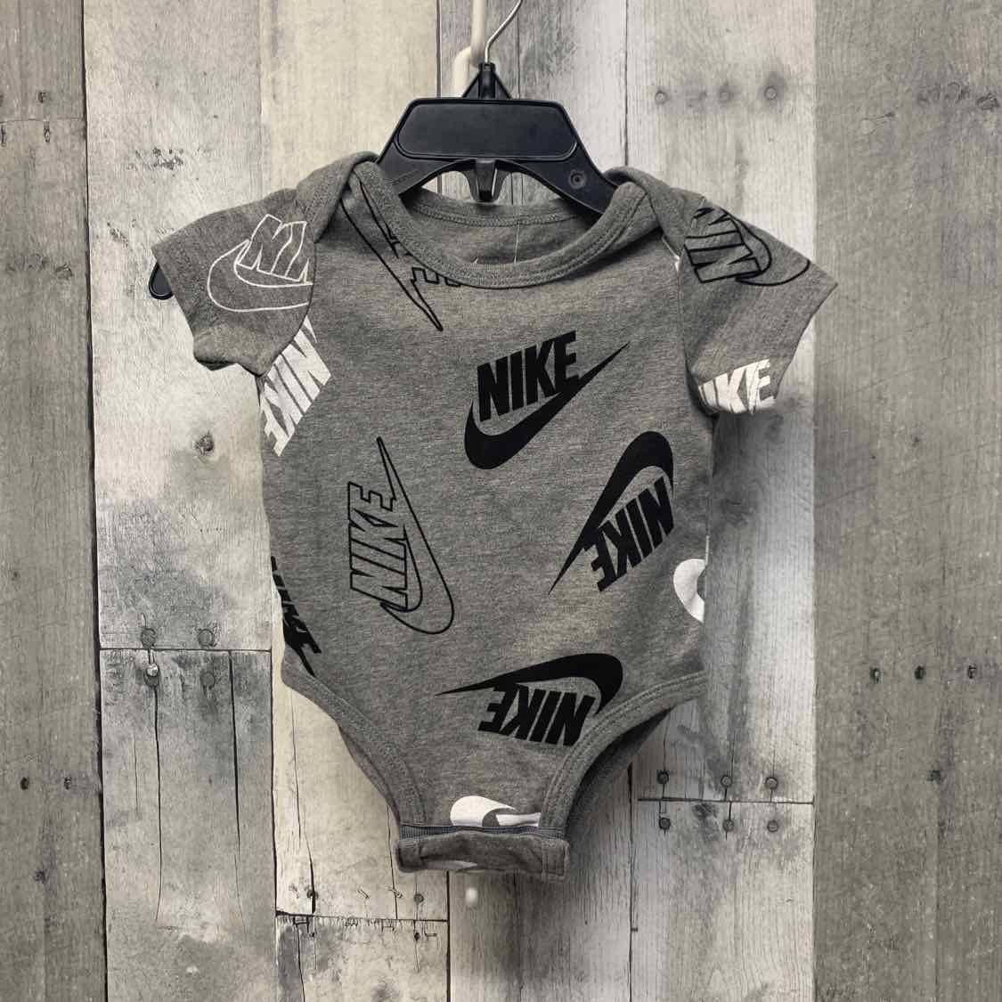 Size 3 Months Gray Print Sport Brand Bodysuit