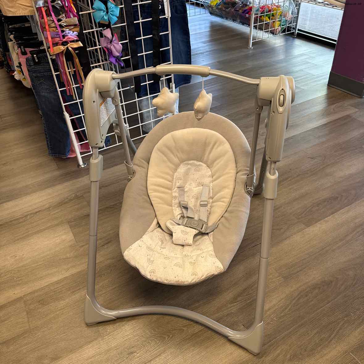 Graco Gray Print Travel Swing