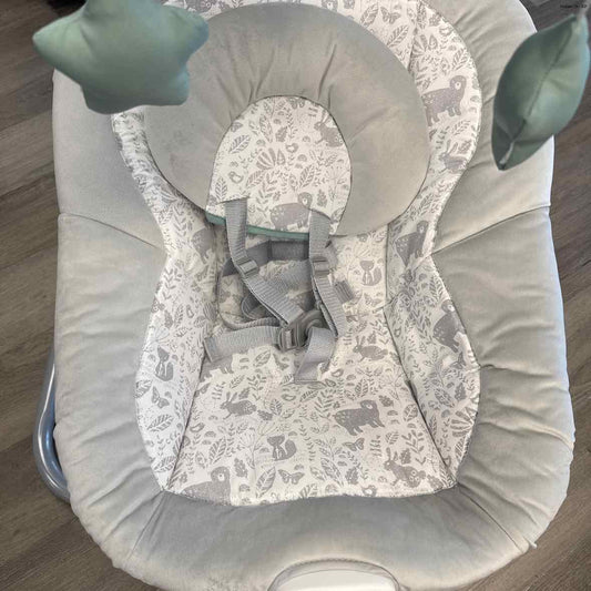 Graco Gray/White Forest Swing w/ Pwr Plug