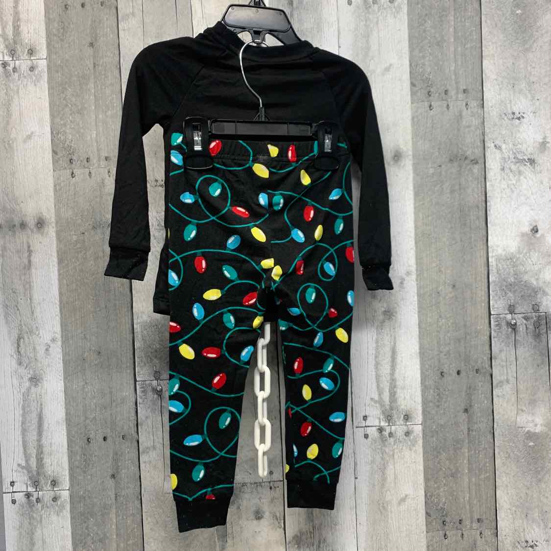 Size 2T Black Graphic Holiday Brands 2pc PJs