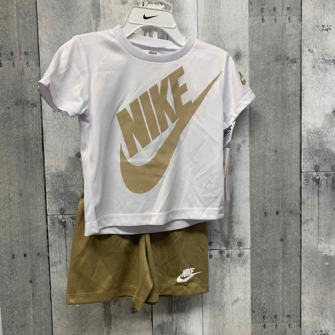 Size 18 Months White/Tan Sport Brand Shirt/Shorts - OodlesCB