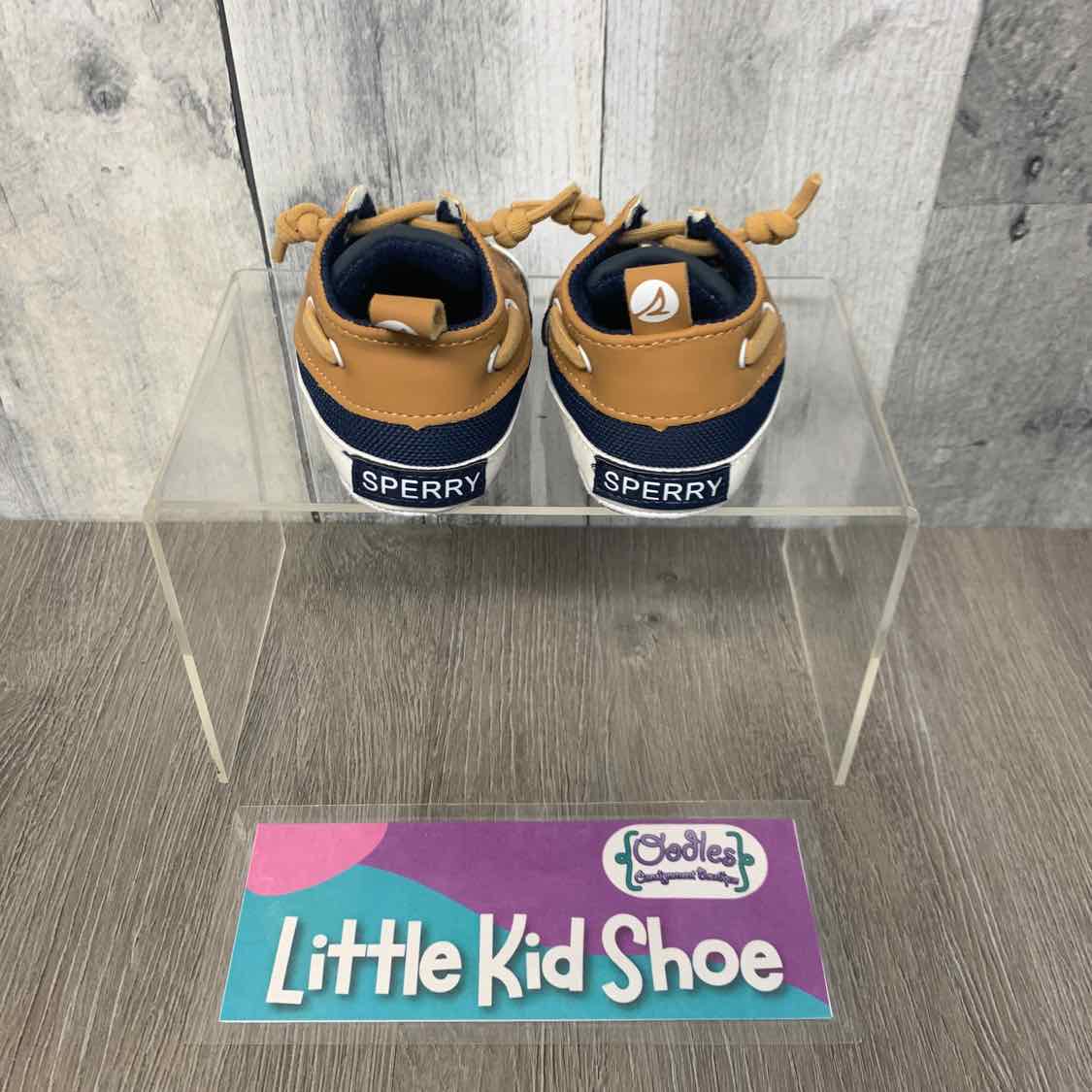 Size 2 Brown/Navy Sperry Soft Sole Shoes - OodlesCB