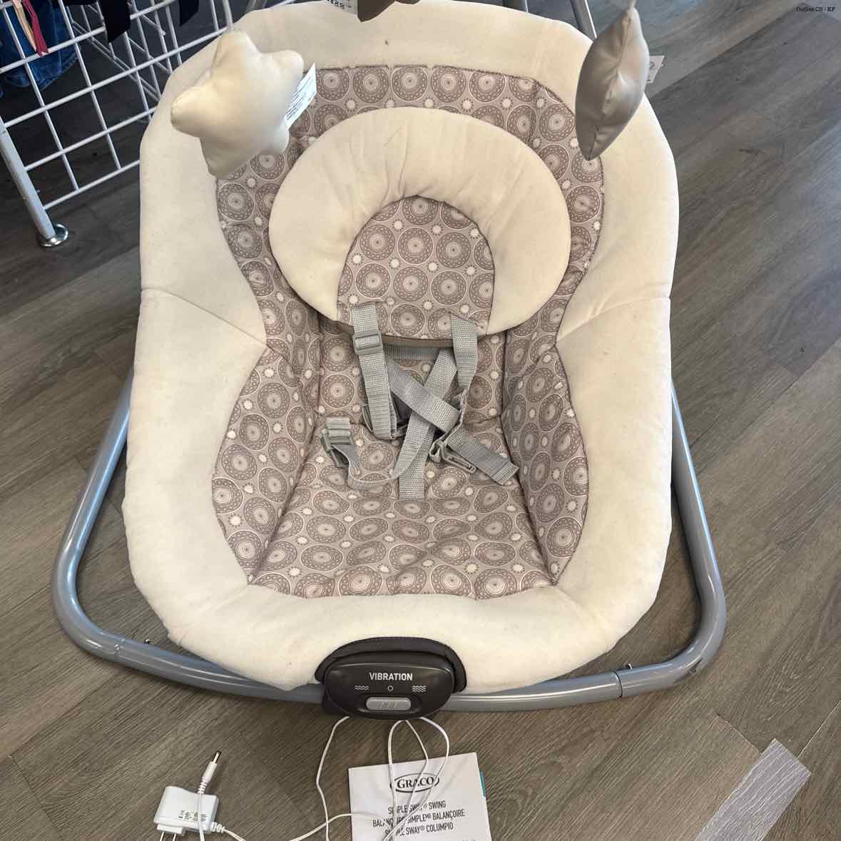 Graco Gray Swing w/ Pwr Plug