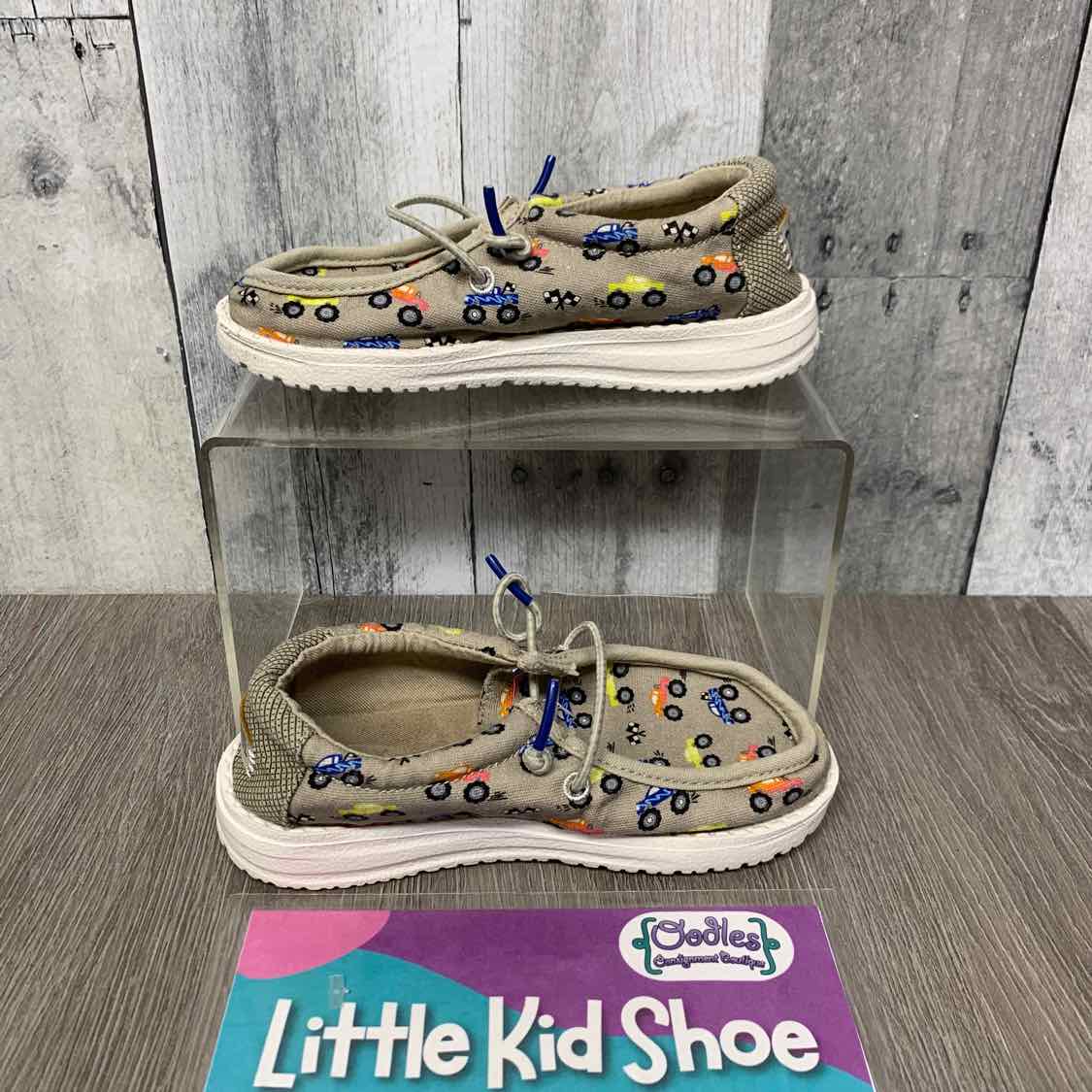 Size 9 Tan Graphic Hey Dude Loafers