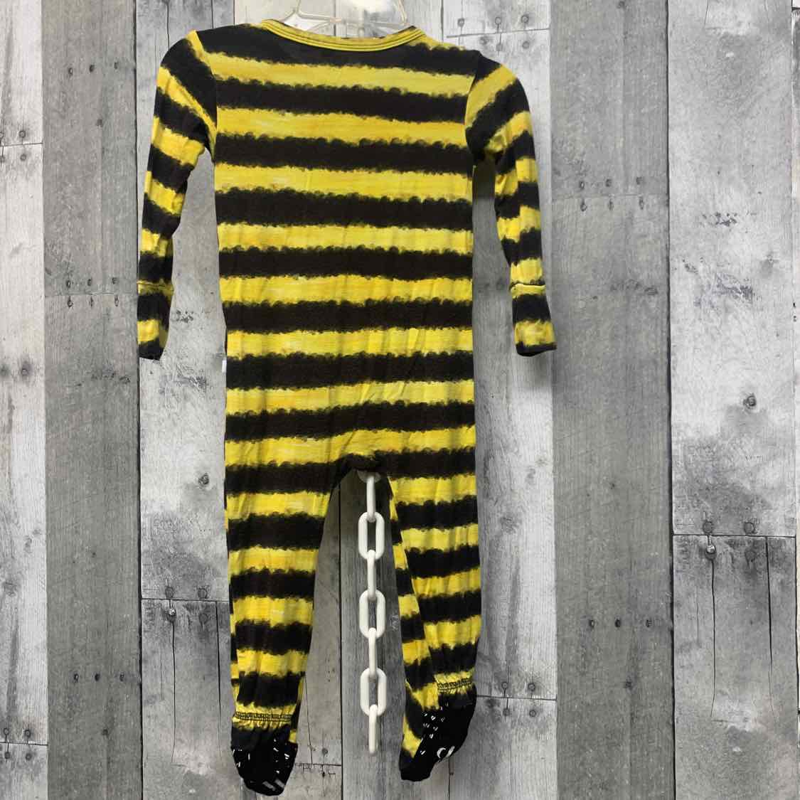 Size 12-18 Months Black/Yellow Posh Peanut Footy PJs