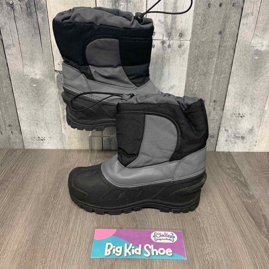 Size 6 Gray B Brand Snow Boots
