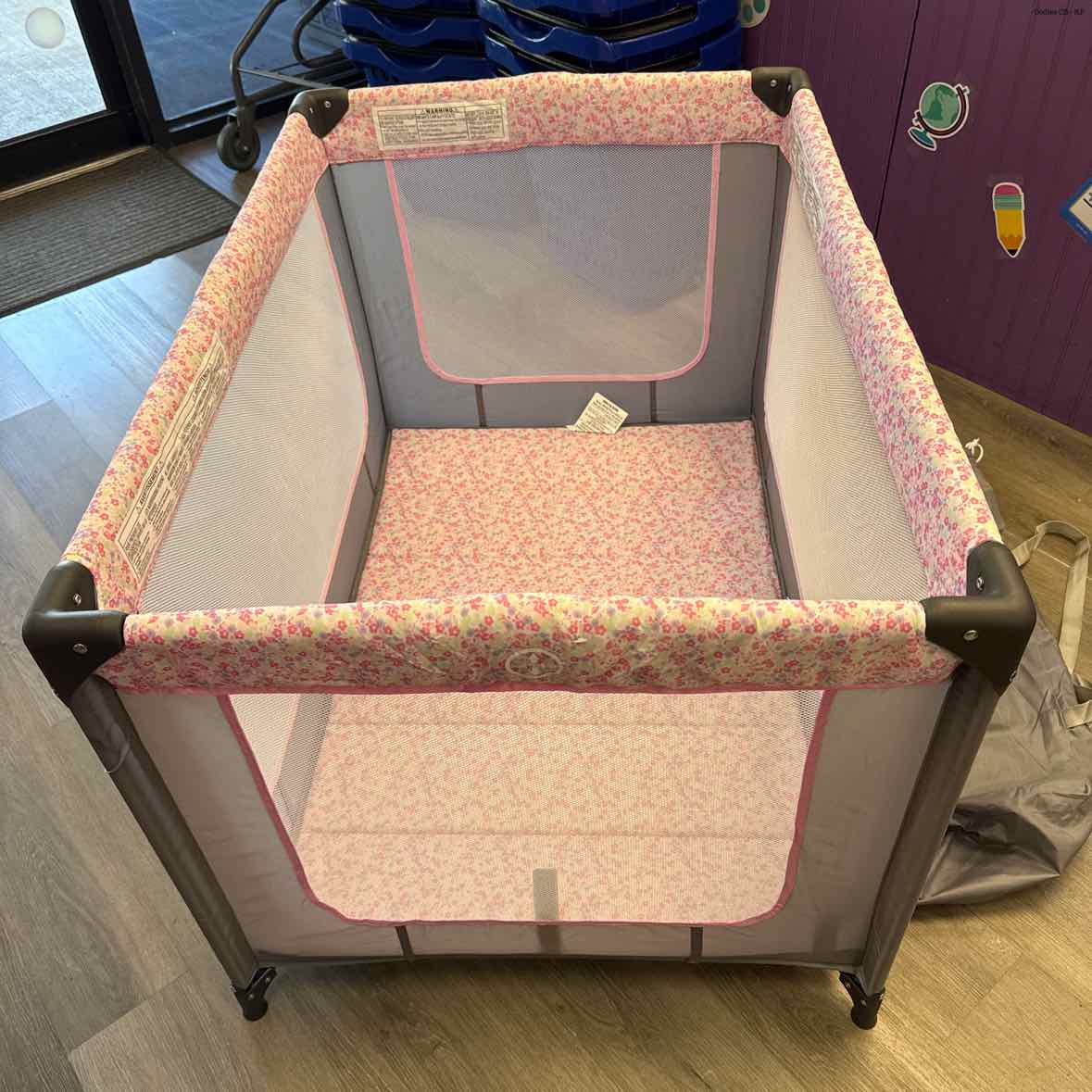 Dream on Me Pink Floral Print Pack N Play