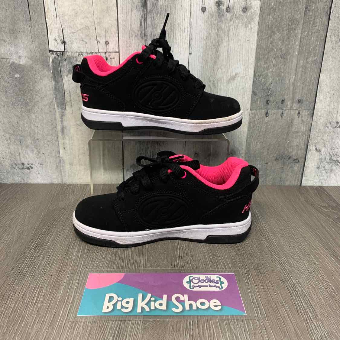 Size 2 Black/Pink Heelys Skate Shoes