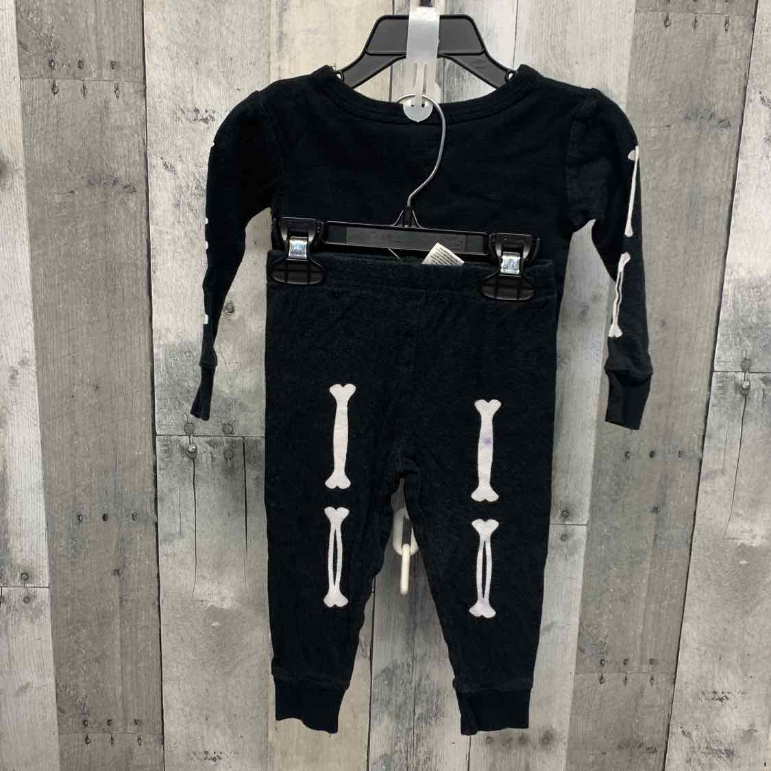 Size 2T Black/White Disney 2pc PJs