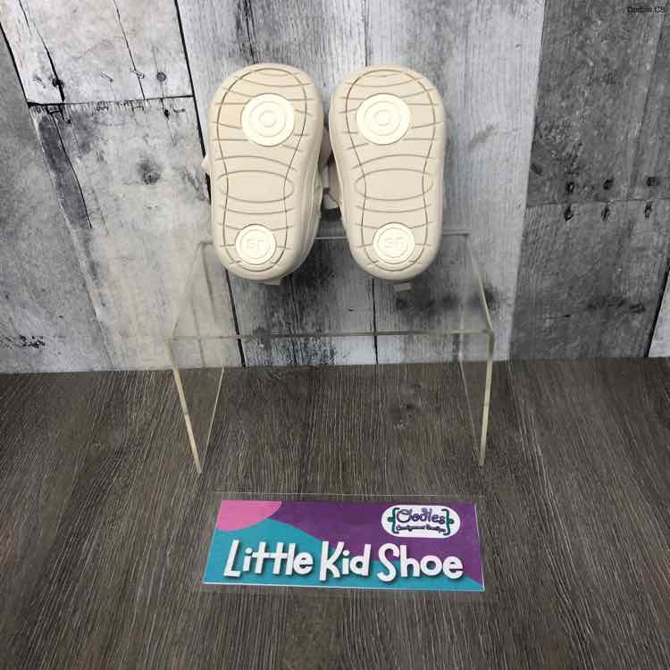 Size 3 Months White Stride Rite Sneakers