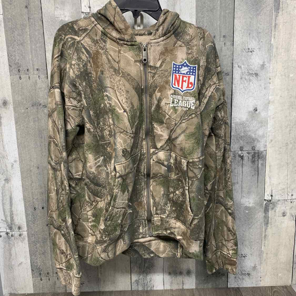 Size 15/16 Green Camo NFL Light Jacket