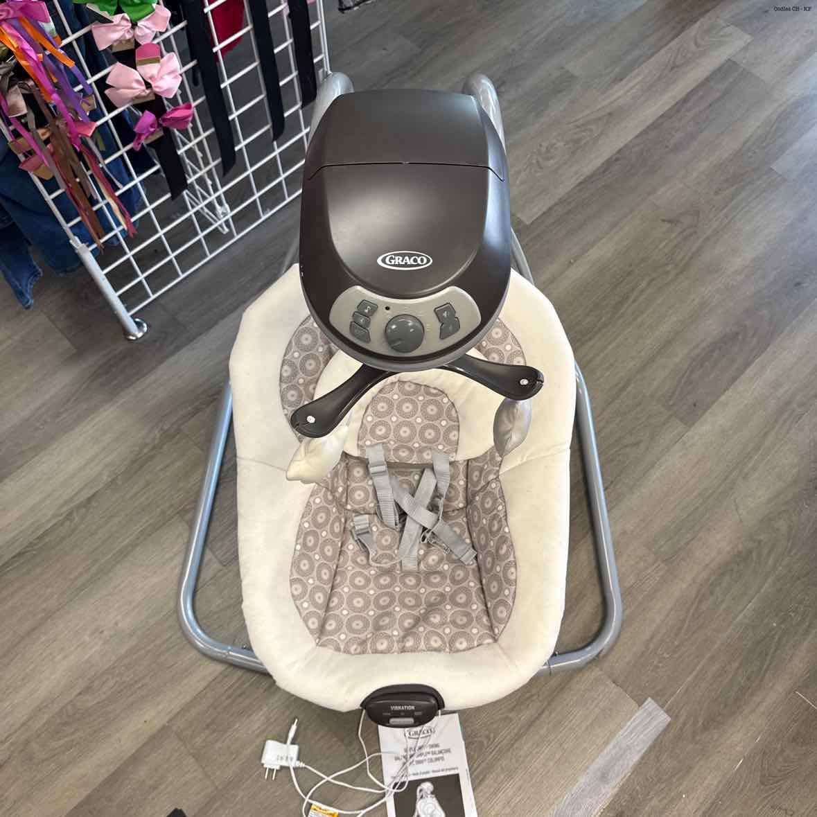 Graco Gray Swing w/ Pwr Plug