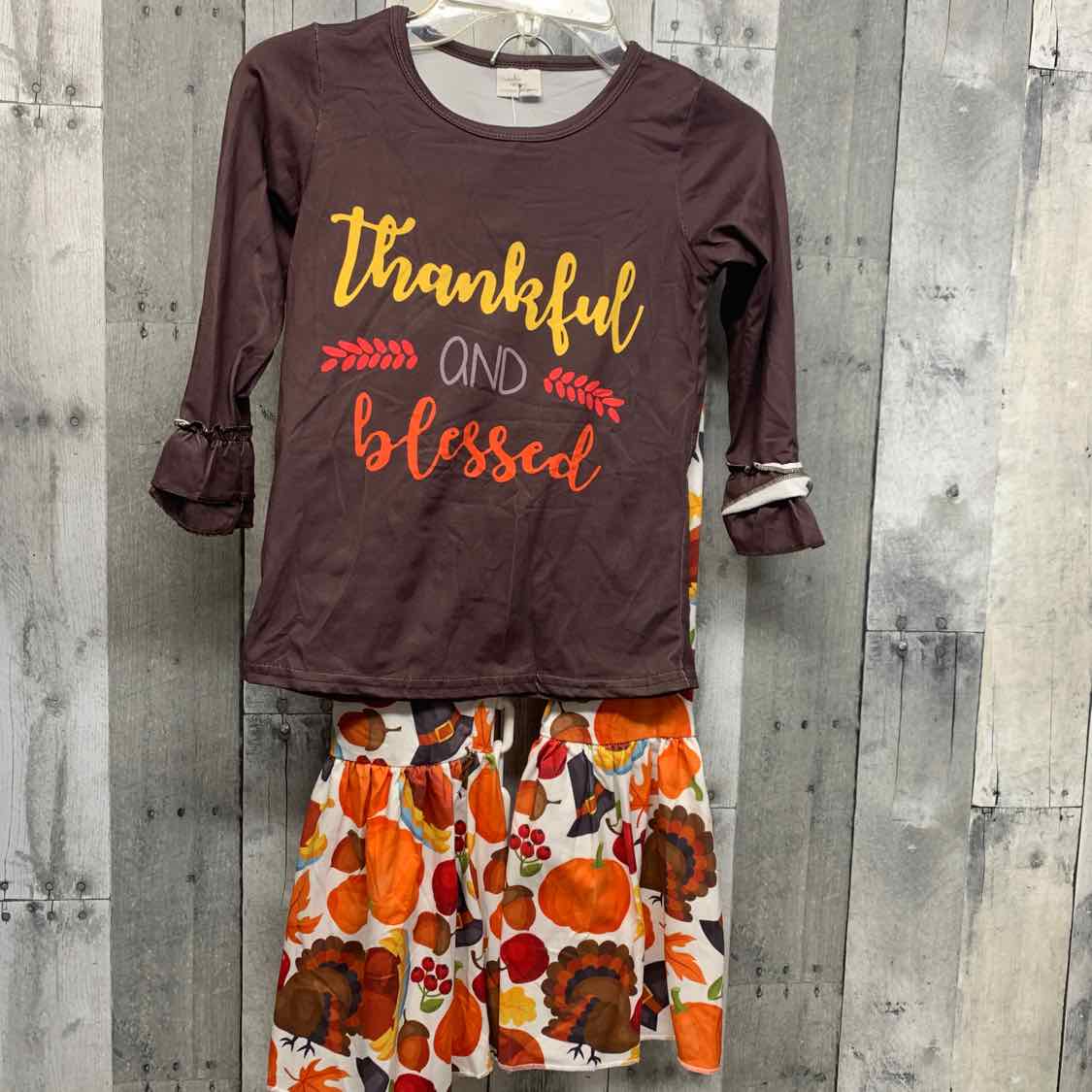 Size 5/6 Brown/White Mid Brand Shirt/Pants