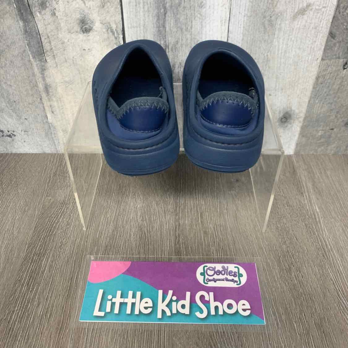 Size 7 Navy Cat & Jack Water Shoes