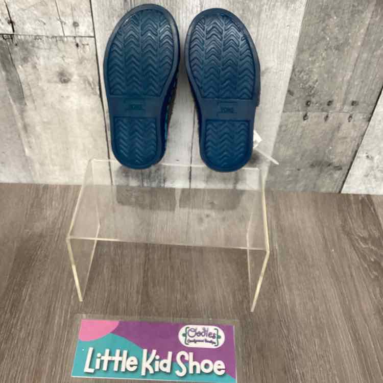 Size 6 Gray/Teal Toms Loafers