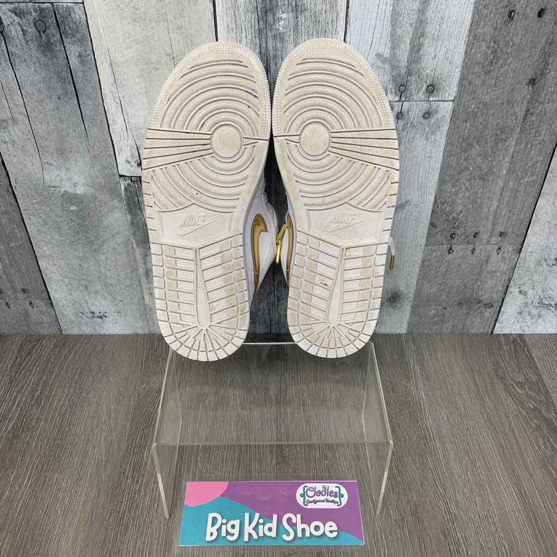 Size 6.5 White/Gold Sport Brand Sneakers