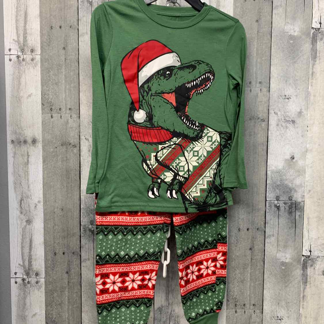 Size 8 Green Holiday Brands 2pc PJs