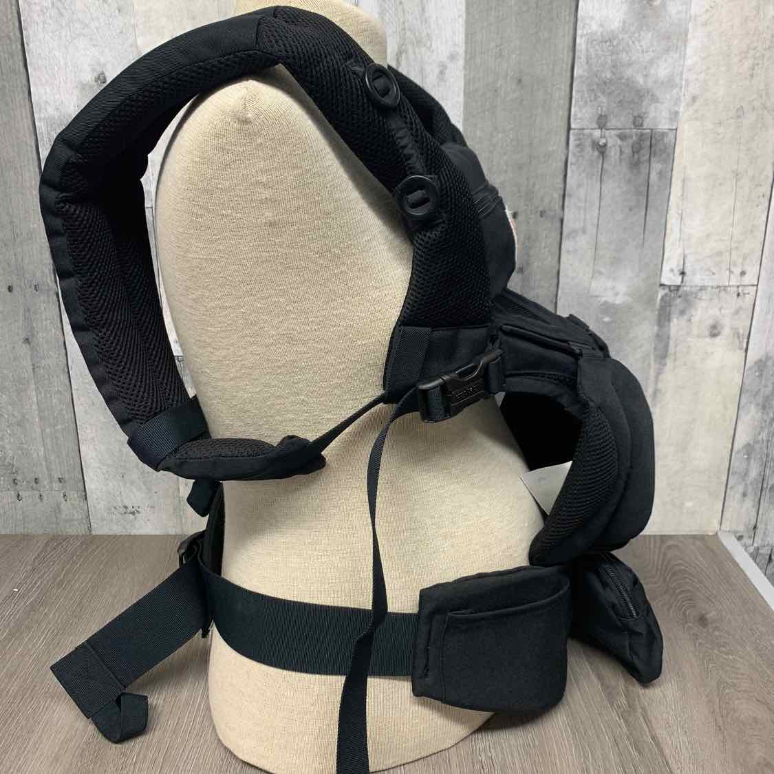 Ergo Black Infant Carrier