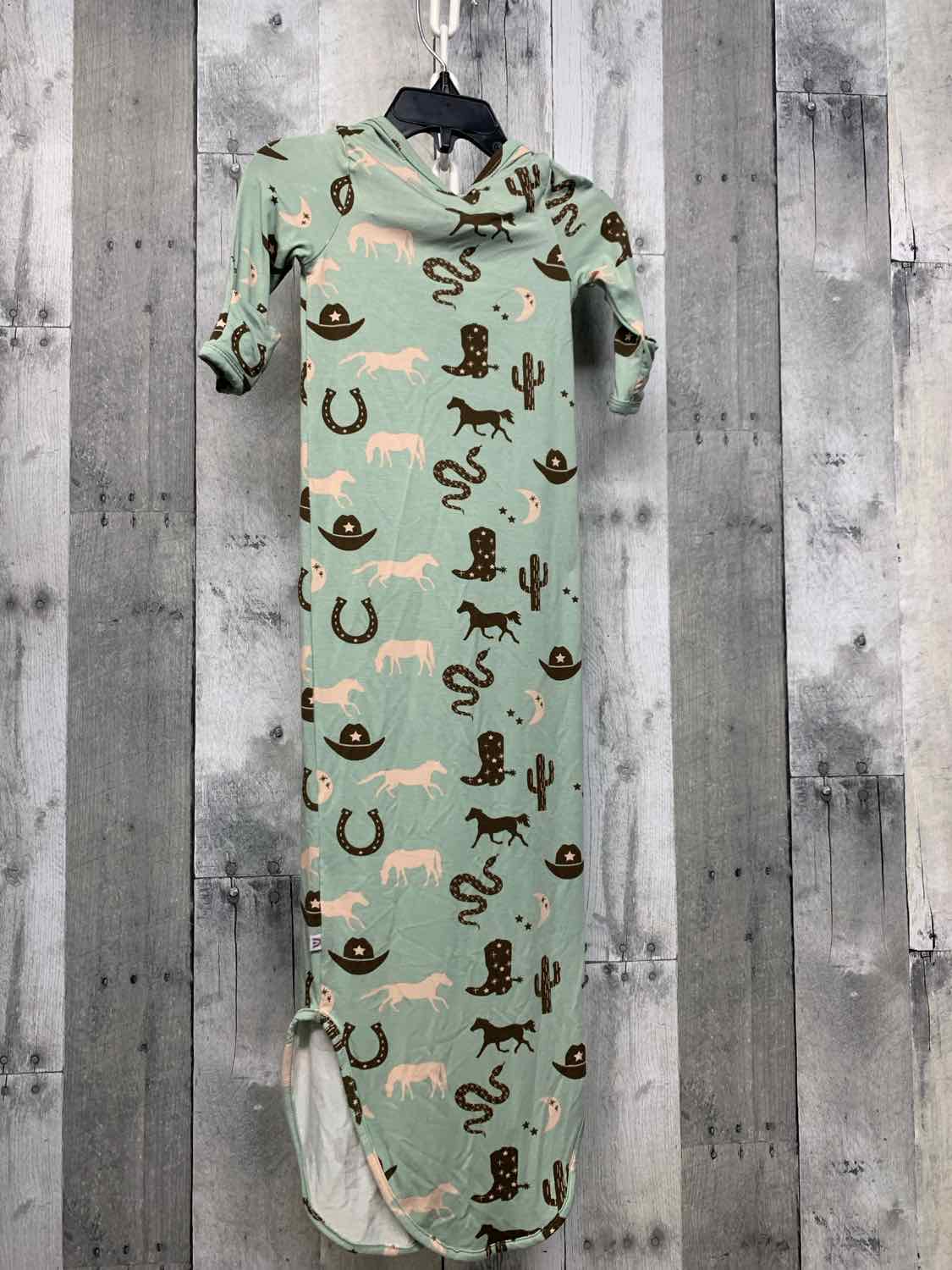 Size 0-3 Months Green Print Bamboo Layette