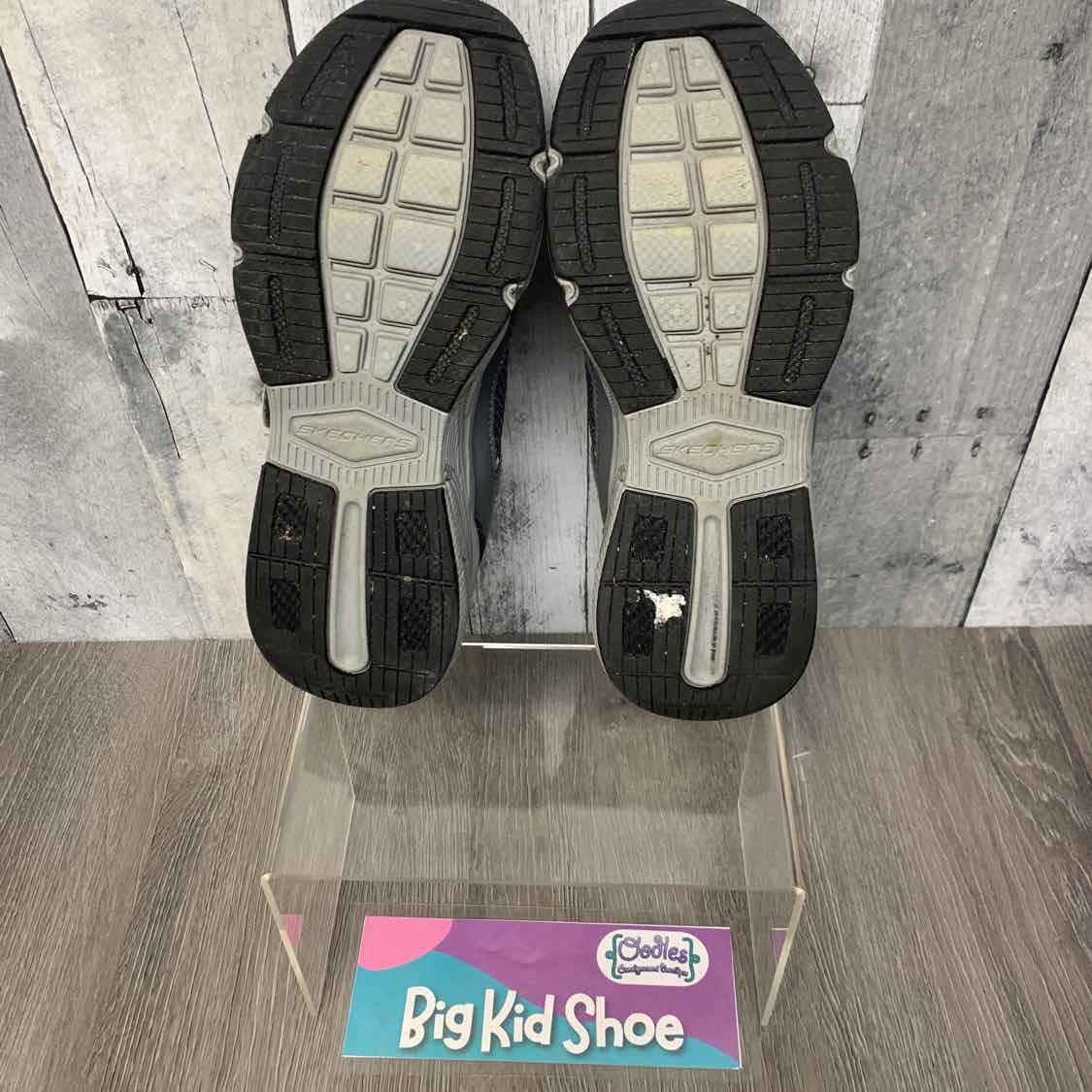 Size 2.5 Gray/Blue Skechers Sneakers