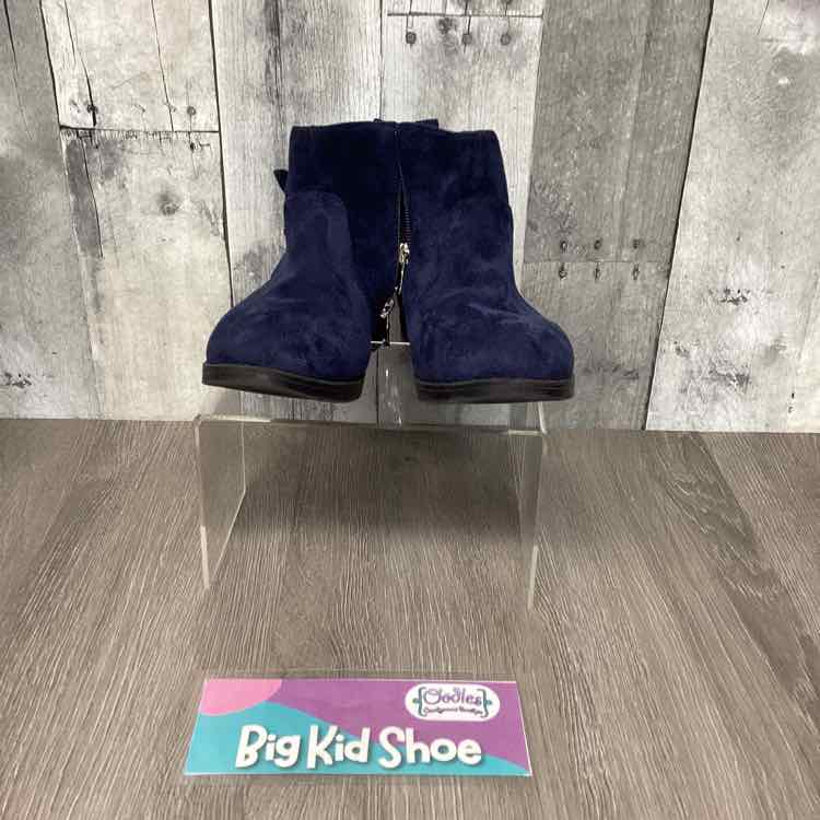 Size 2 Navy B Brand Boots