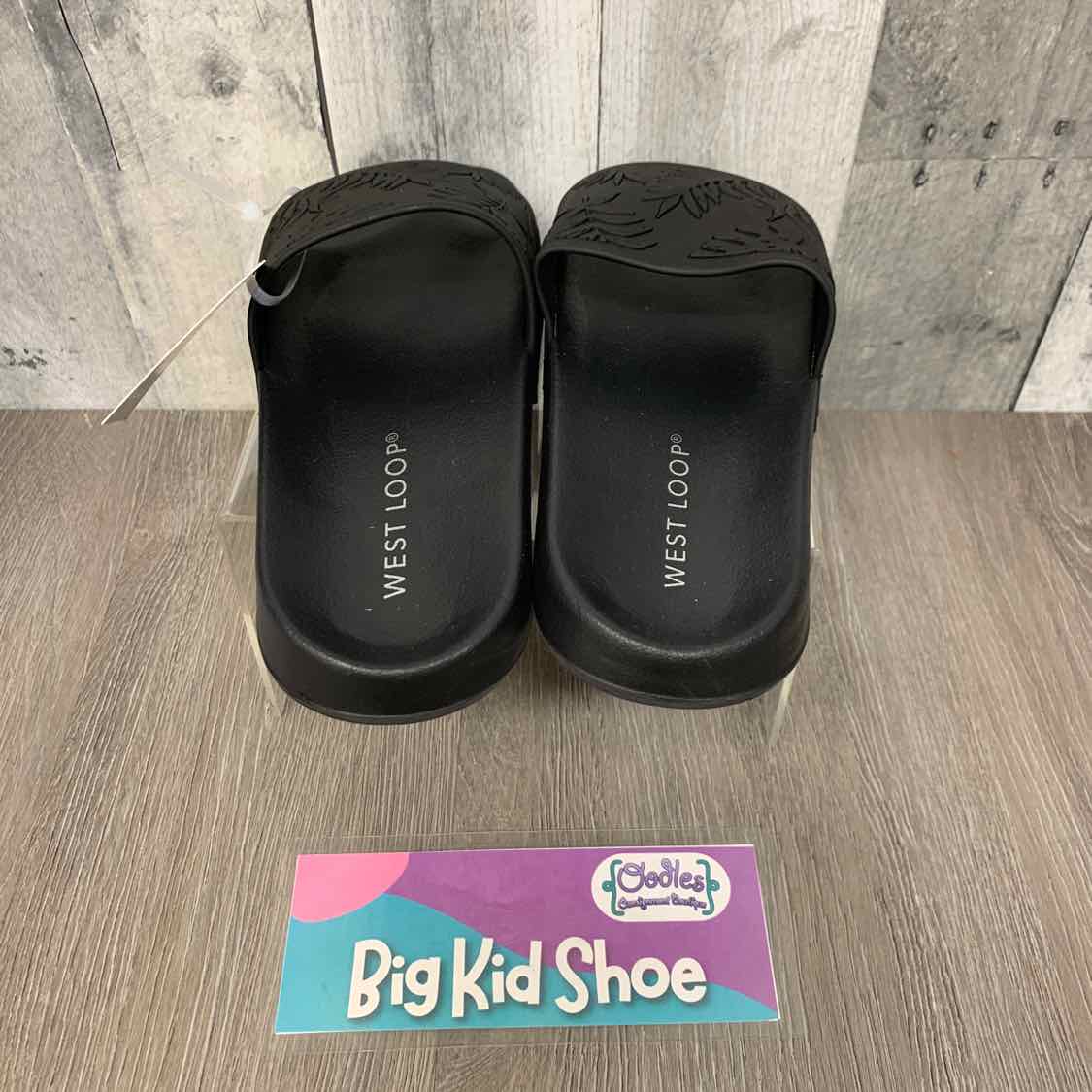 Size 5/6 Black B Brand Sandals