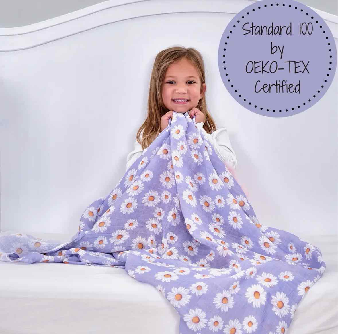 LollyBanks Beautiful Daisy Receiving Blanket