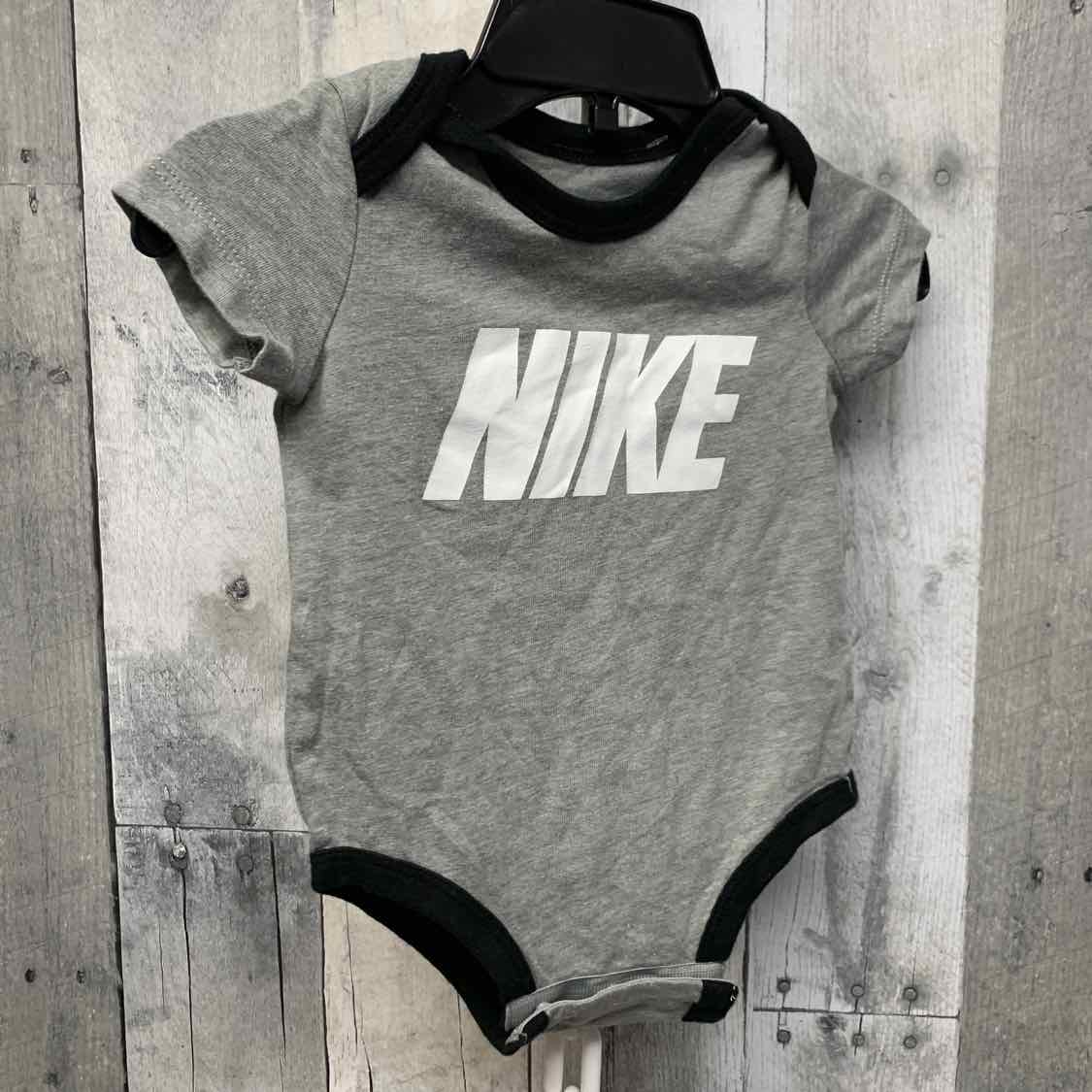 Size 6 Months Gray/Black Sport Brand Bodysuit