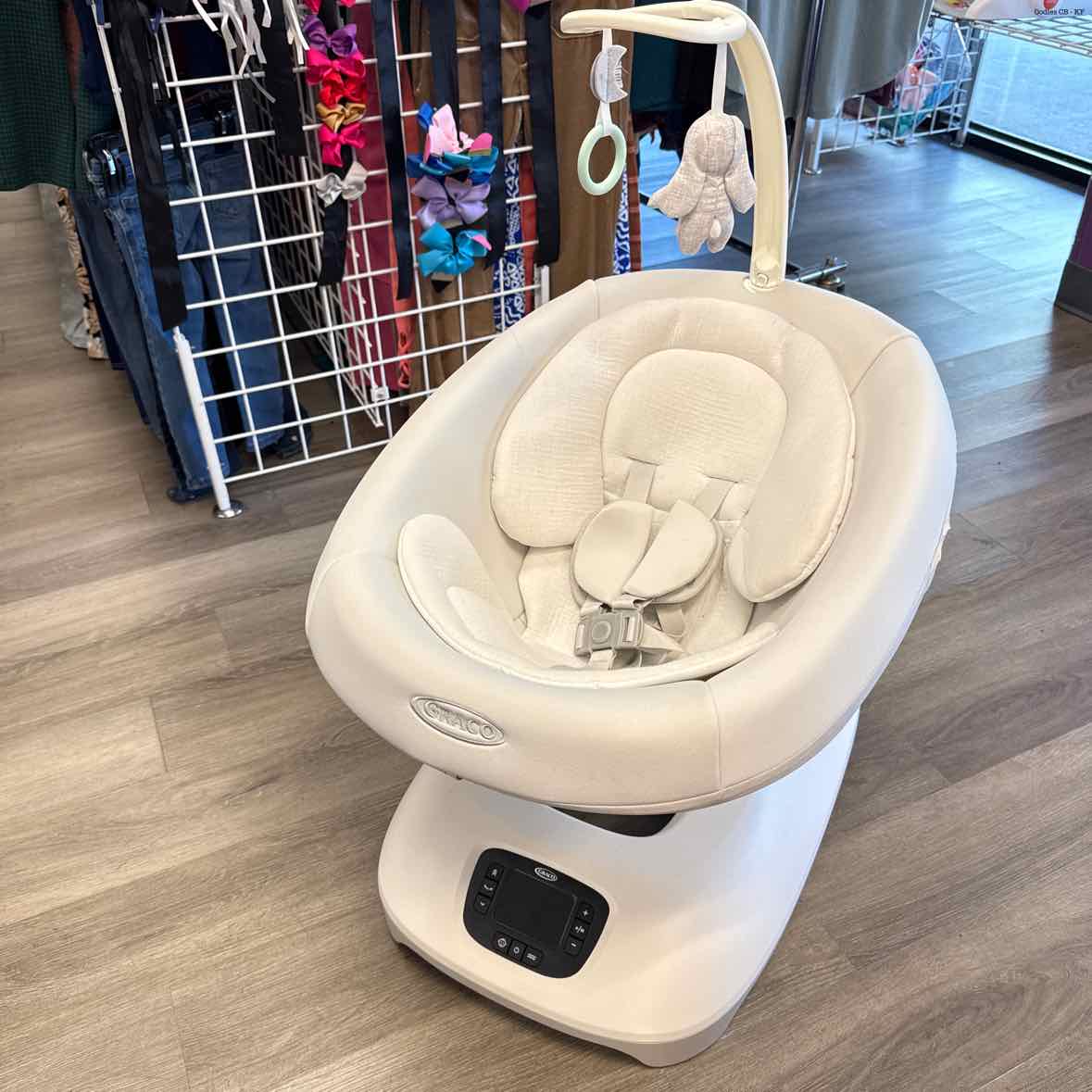 Graco Gray Swing w/ Pwr Plug