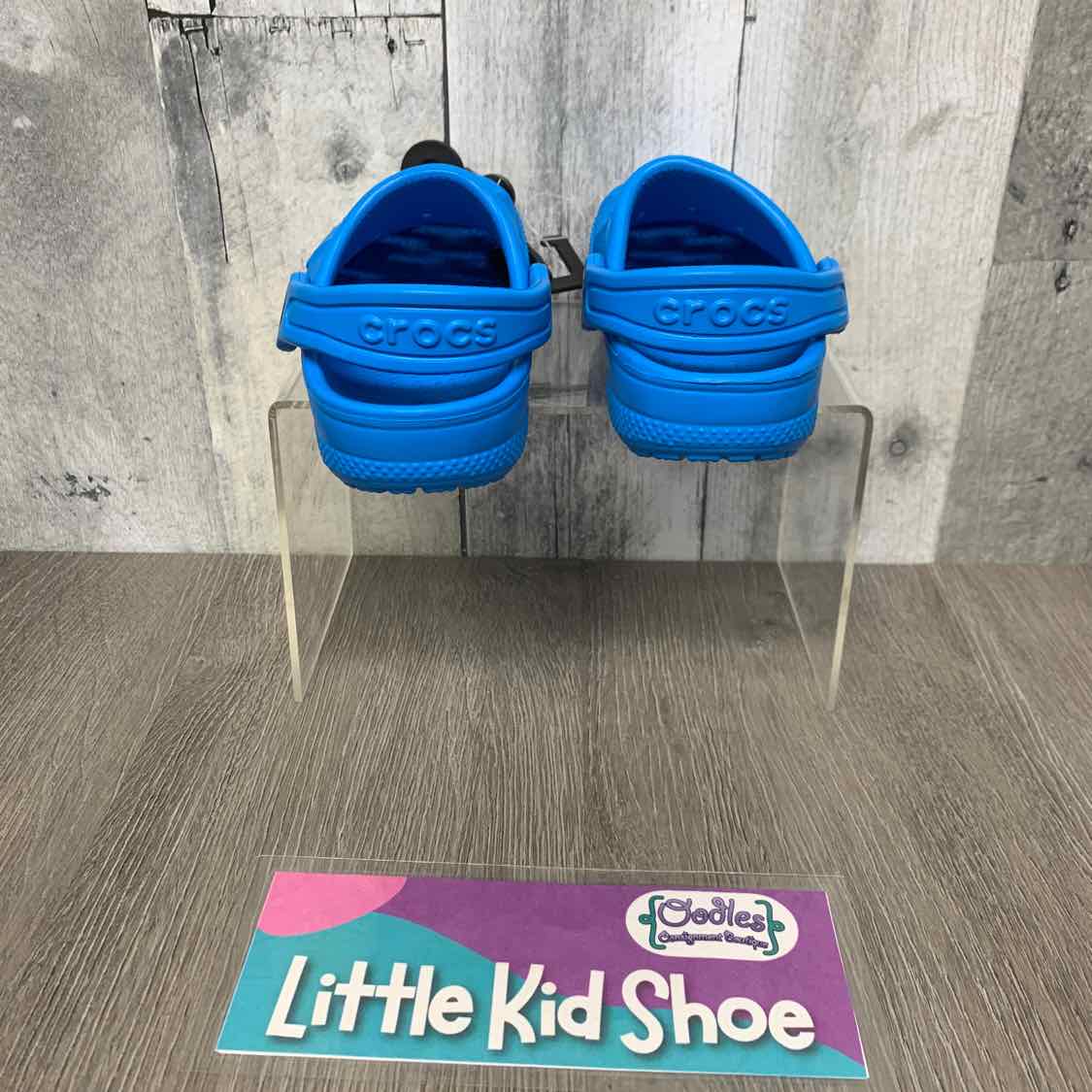 Size 6 Blue Crocs Water Shoes