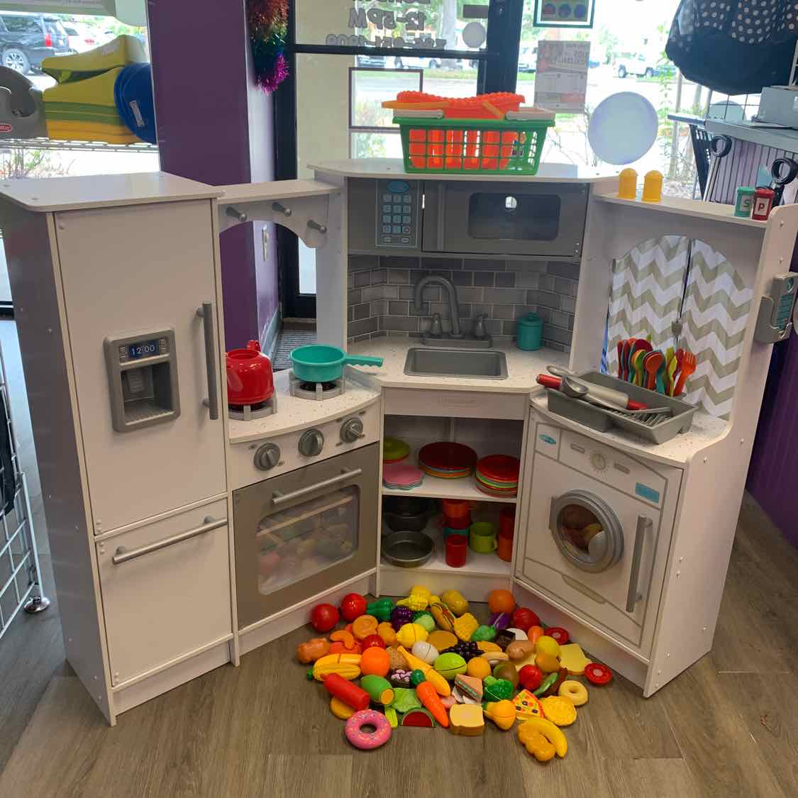 KidKraft White Kitchen Set