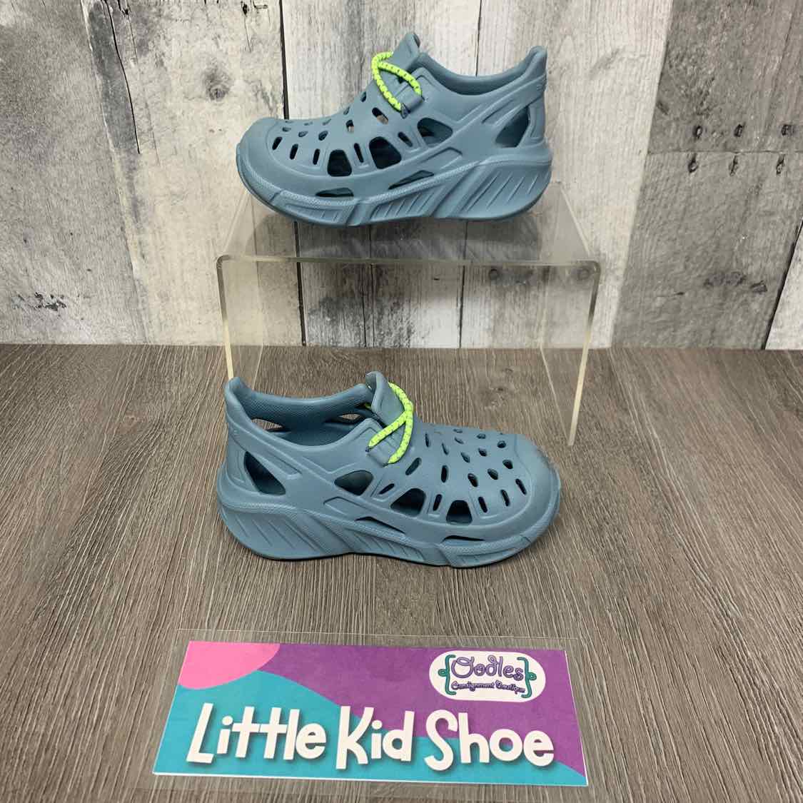 Size 6 Blue B Brand Water Shoes