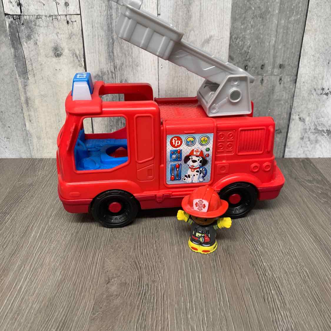 Fisher Price Red/Blue Little People Set