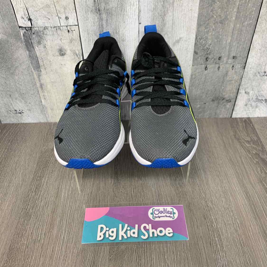 Size 4 Gray/Blue Puma Sneakers