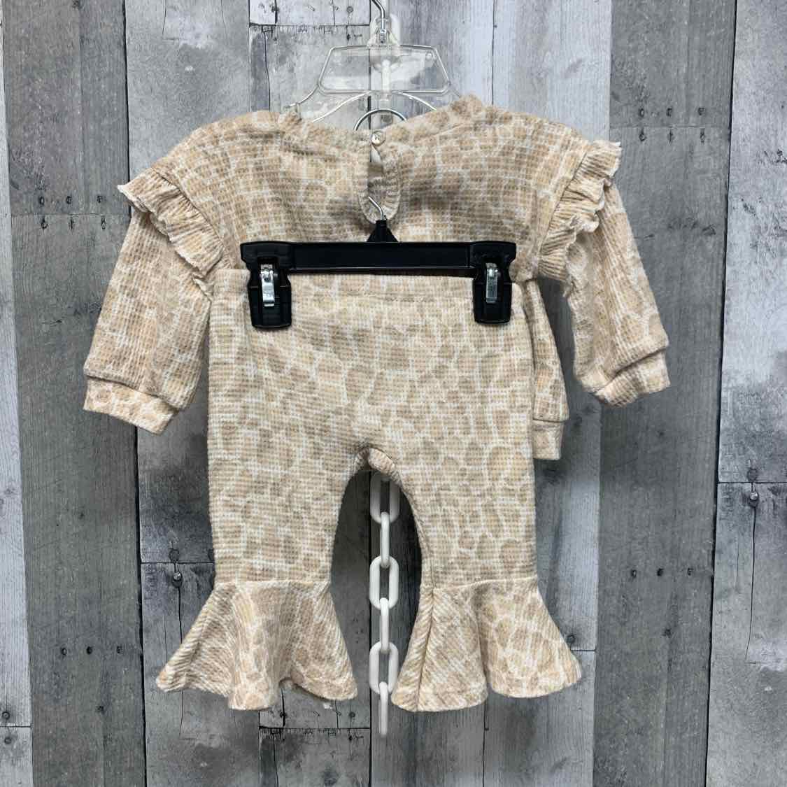 Size 3-6 Months Tan Animal Print Mid Brand Shirt/Pants