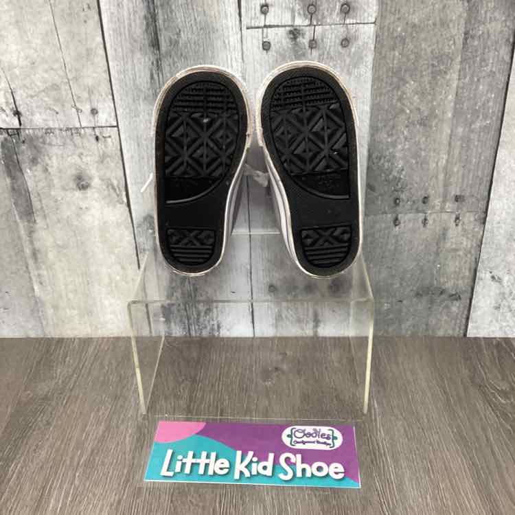 Size 6 Gray Converse Sneakers
