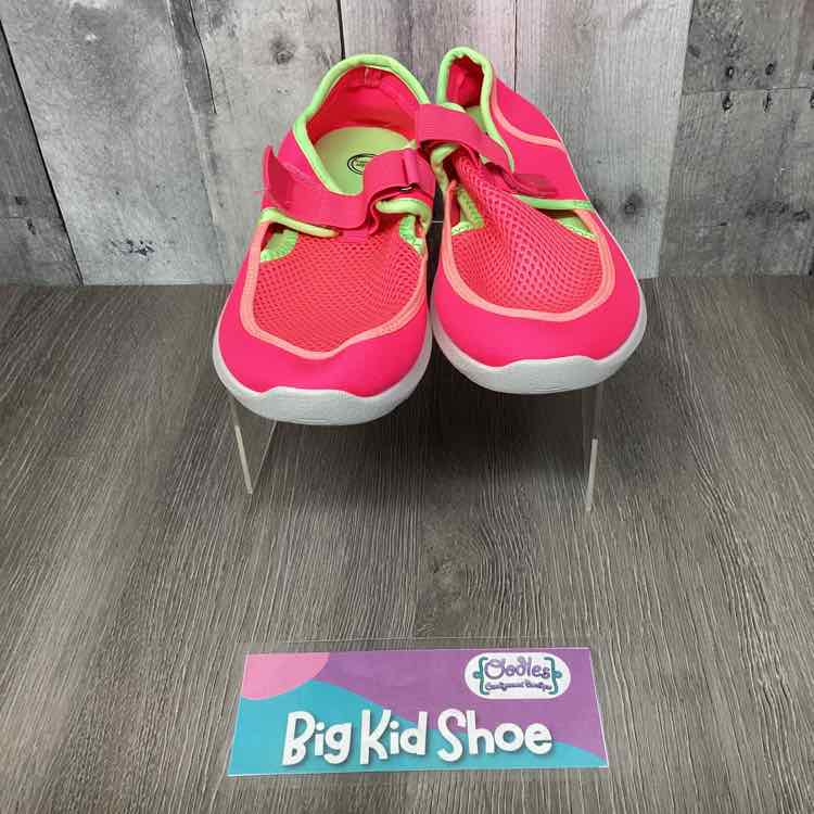 Size 6 Hot Pink Wonder Nation Water Shoes