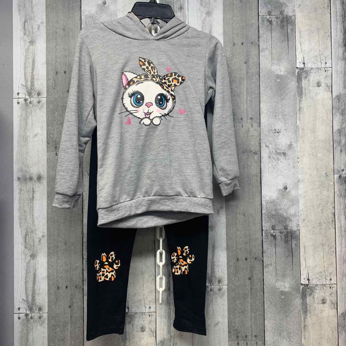 Size 7-8 Gray/Black Mid Brand Shirt/Leggings