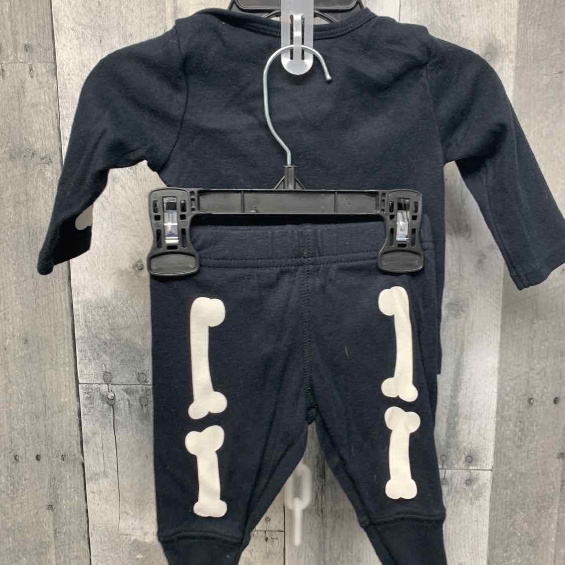 Size 0-3 Months Black Graphic Child of Mine 2pc PJs