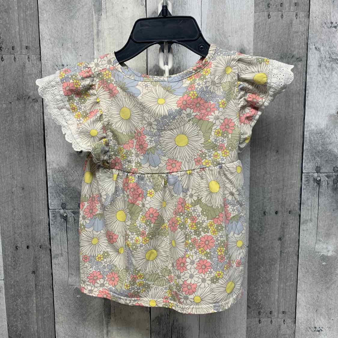 Size 5 White/Pink Levi T Shirt