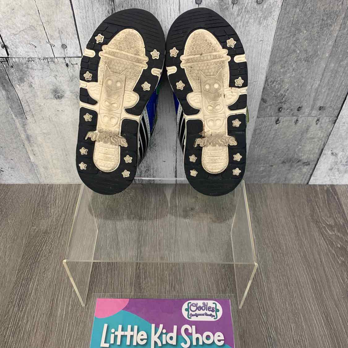 Size 9 Blue/Green Disney Sneakers