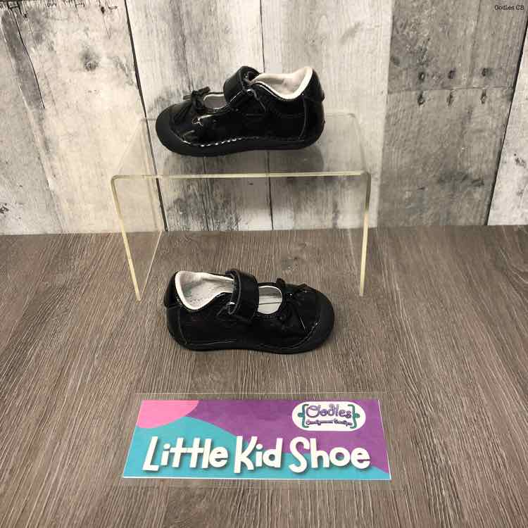 Size 3 Wide Black Stride Rite Sneakers