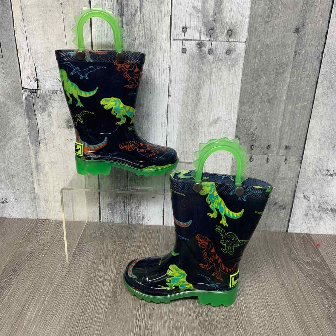 Size 5 Navy/Green B Brand Boots