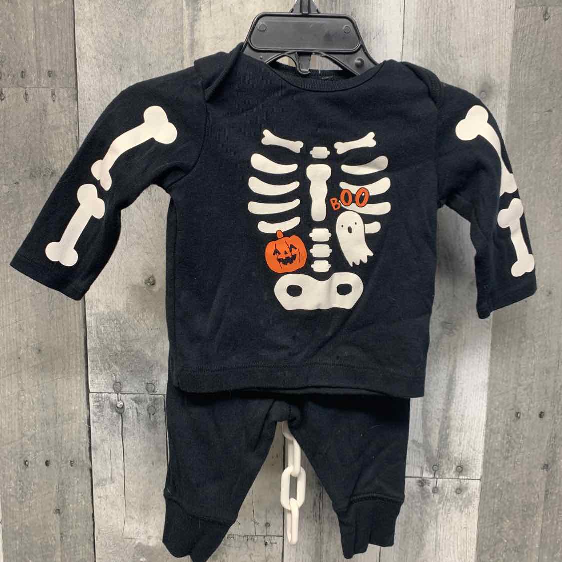 Size 0-3 Months Black Graphic Child of Mine 2pc PJs