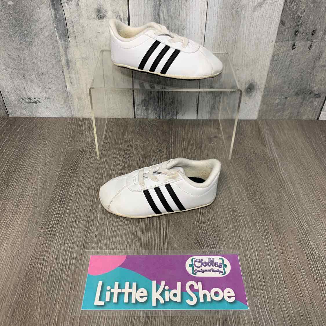 Size 5 White/Black Sport Brand Soft Sole Shoes