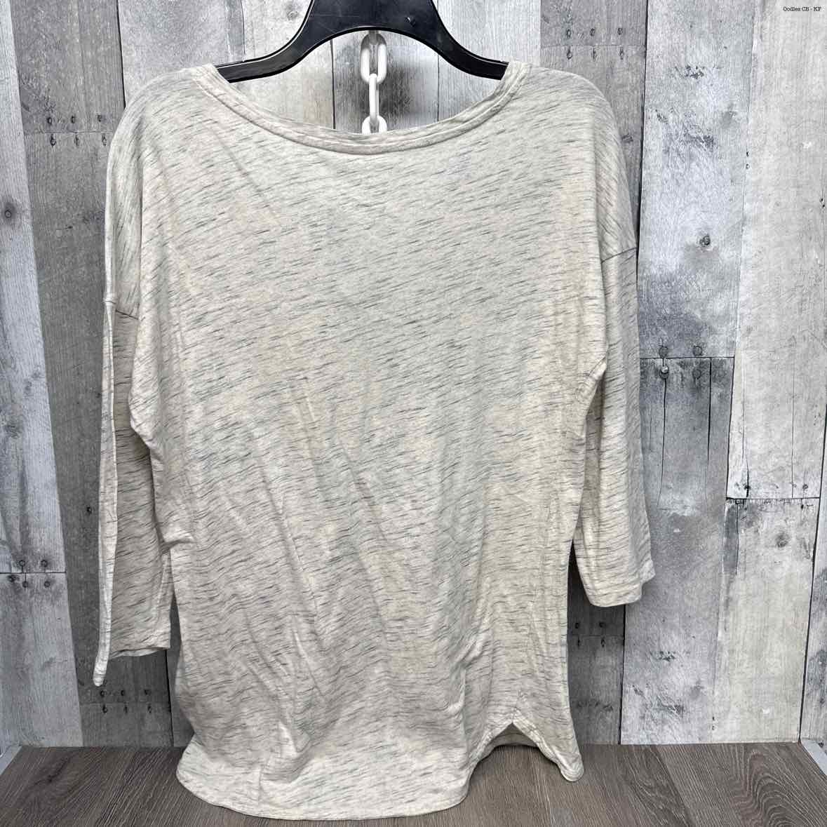 Size L Gray Gap Long Sleeve Top